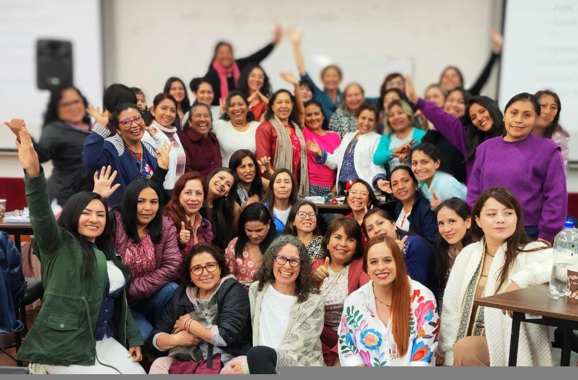 Participantes de una actividad formativa de EduNature en salud perinatal; fotografía real de archivo